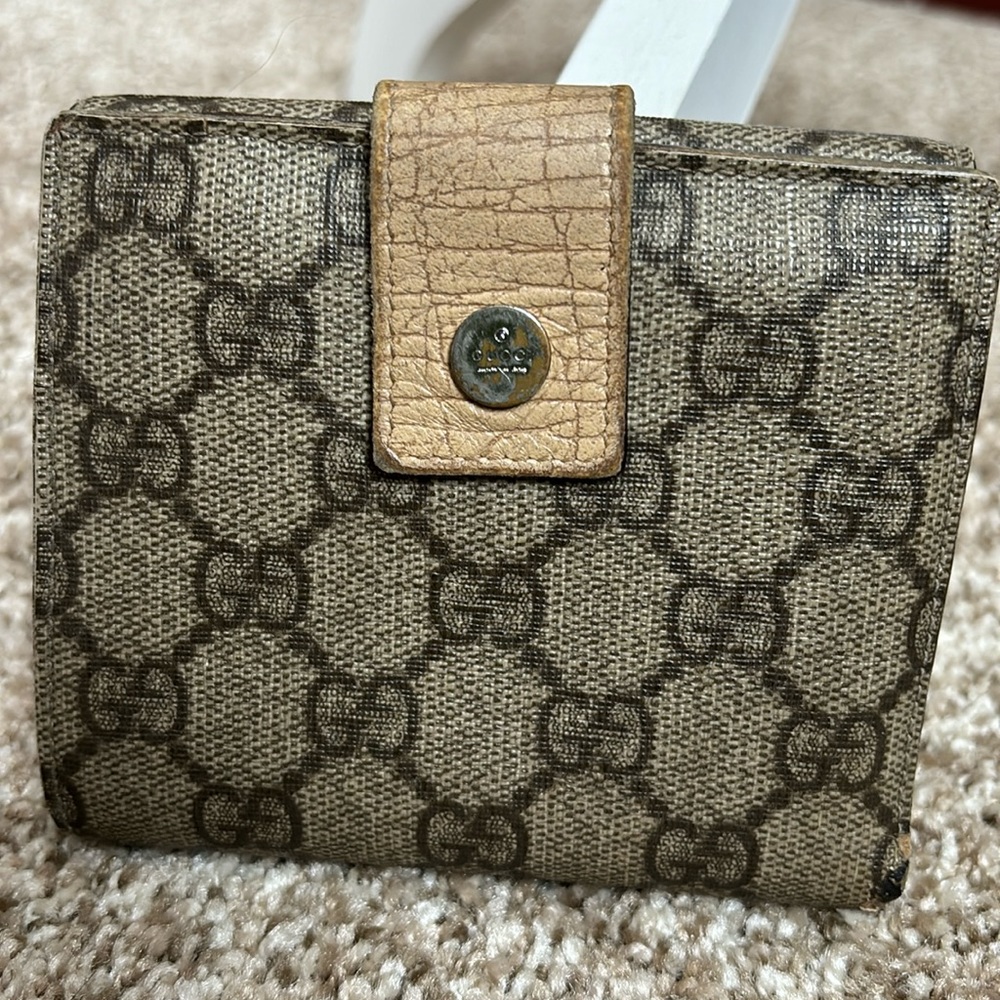 Gucci wallet